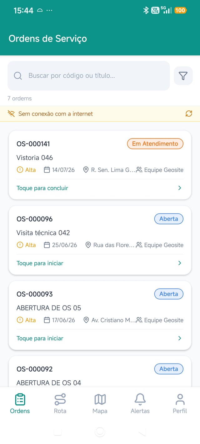 App do técnico com a lista de ordens de serviço do dia em modo offline