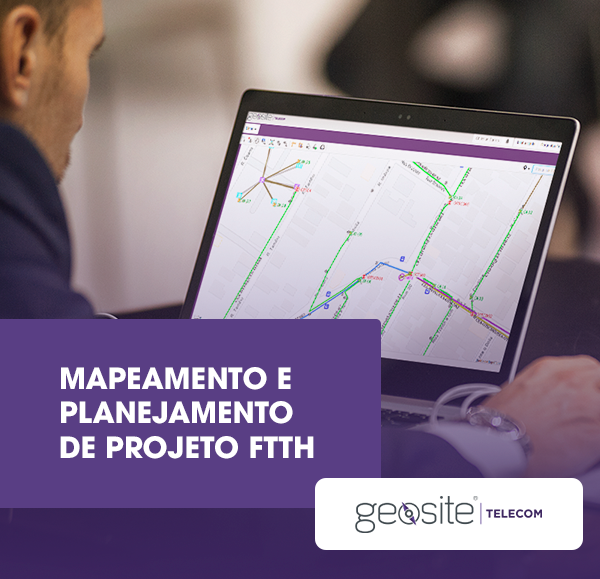 Mapeamento e planejamento de projeto FTTH: uma pessoa usando o sistema da Geosite Telecom por meio do notebook, com letras brancas, o nome do artigo e o logotipo da Geosite Telecom.